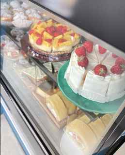 ショーケースのケーキ